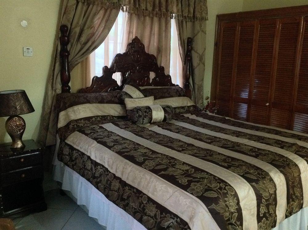 Cazwin Villas Монтего-Бей Екстер'єр фото